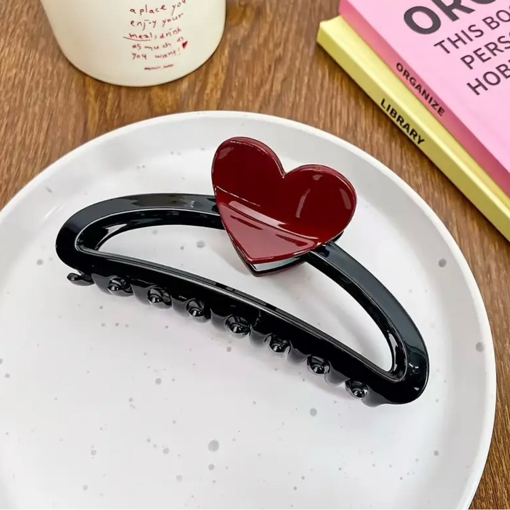 Heart-Shaped Large Hair Clips Set - Picture 2 of 5